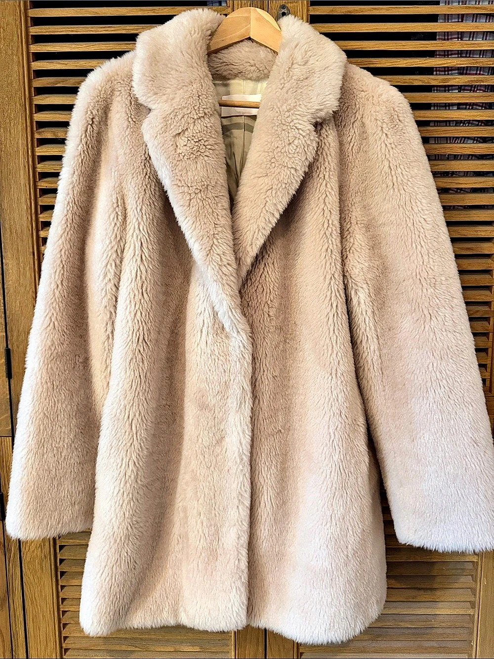 Meteo Yves Salomon Pure Wool Faux Fur Coat in Beige Size 44 Like New